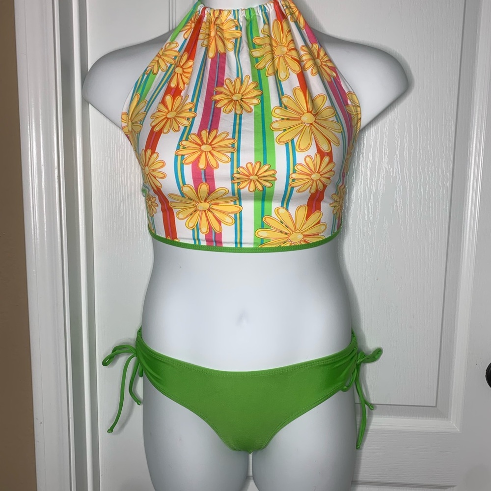 🎈Bikinis 👙 Bathing Suit Set Size Medium-New-